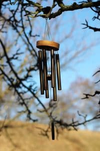 do wind chimes keep birds away