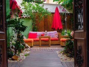 contemporary backyard furniture ideas